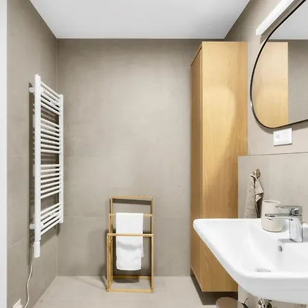 Apartman With Free Garage Parking *