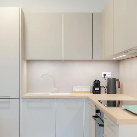 Apartman With Free Garage Parking Pozsony