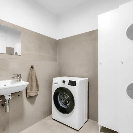 Apartman With Free Garage Parking *