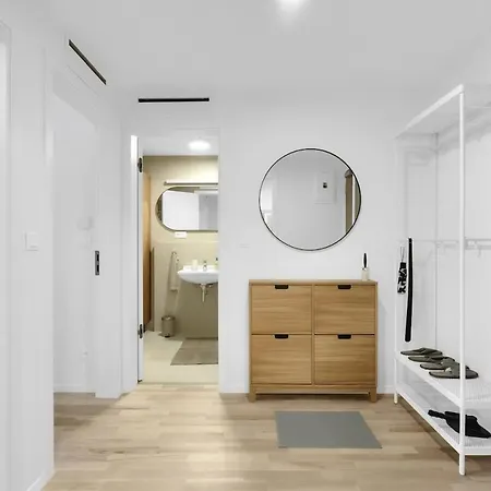 With Free Garage Parking Apartman *